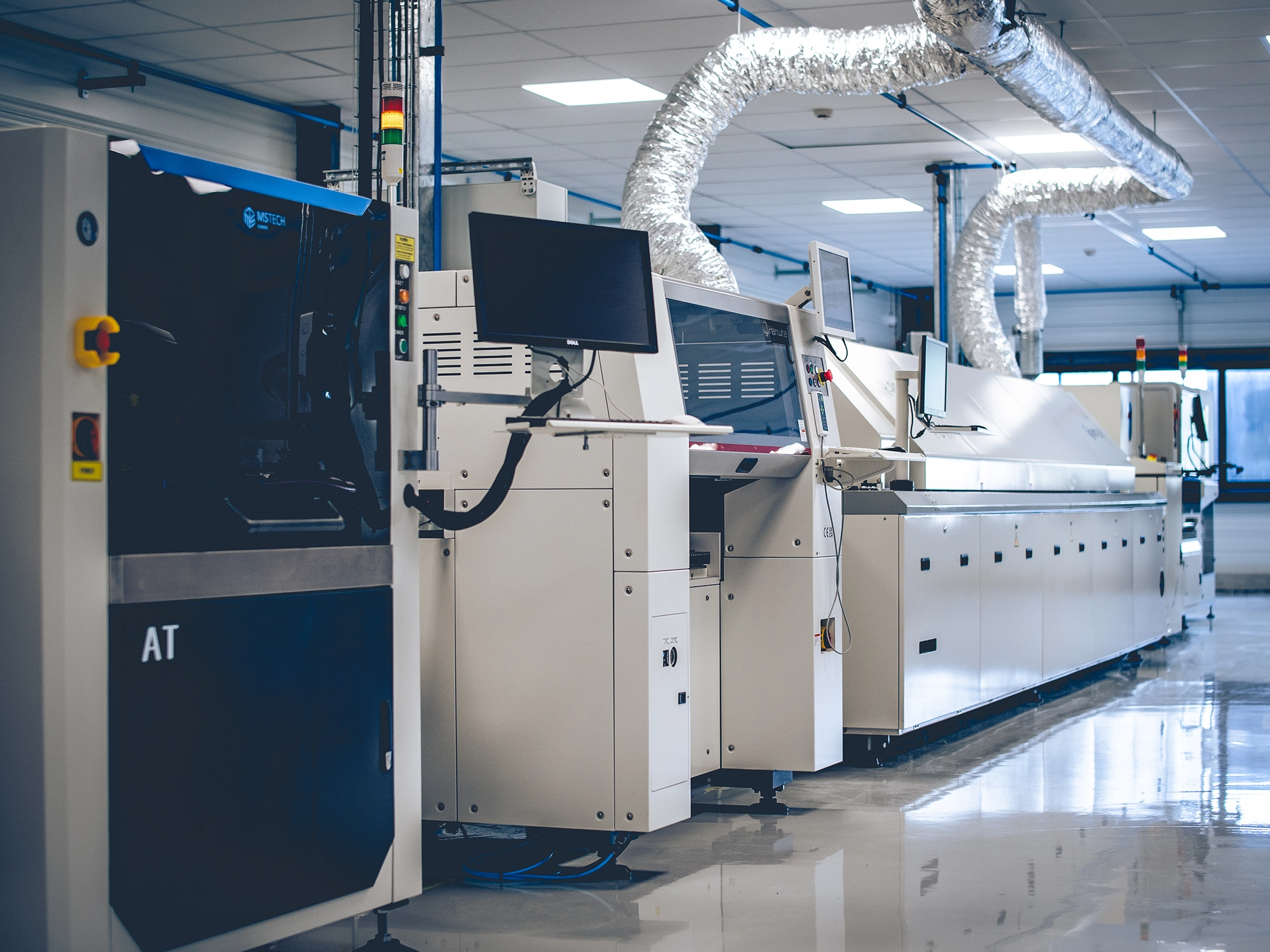 Vue d’ensemble de l’usine VideoLed dédiée à la fabrication de modules LED en Vendée.