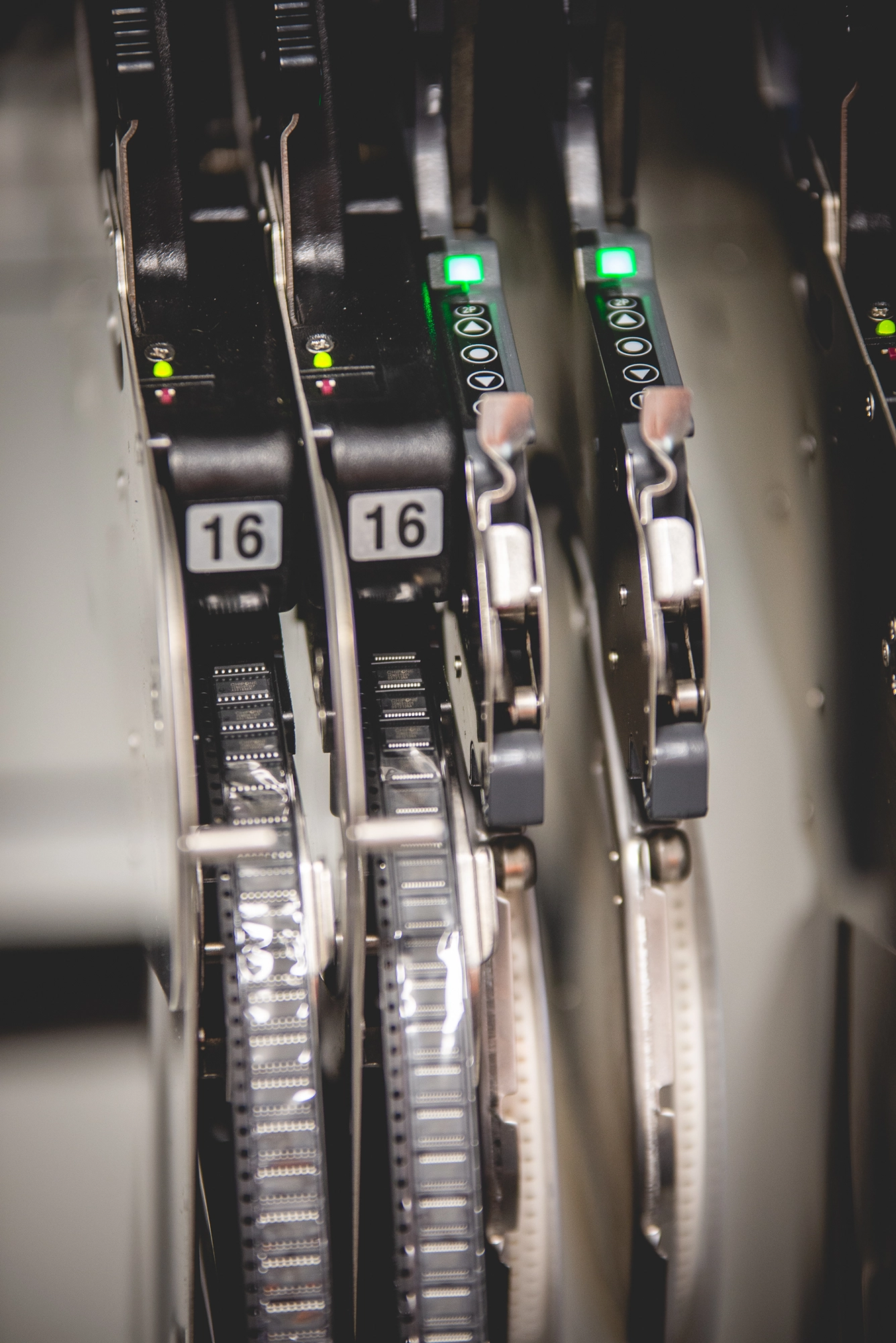 Processus de production automatisé dans l’usine 2.0 VideoLed.